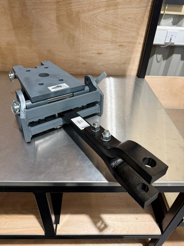 Swinging drawbar assembly - swinging,