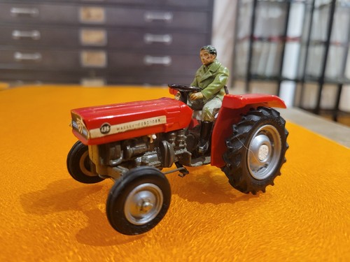 Vintage britains model - britains,